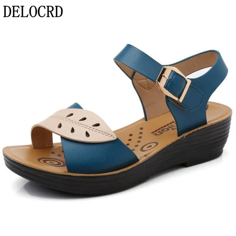 

Женские сандалии, шлепанцы, женская обувь, летние новые сандалии для мам, сандалии на плоской подошве, для среднего возраста, с мягкой нескол...