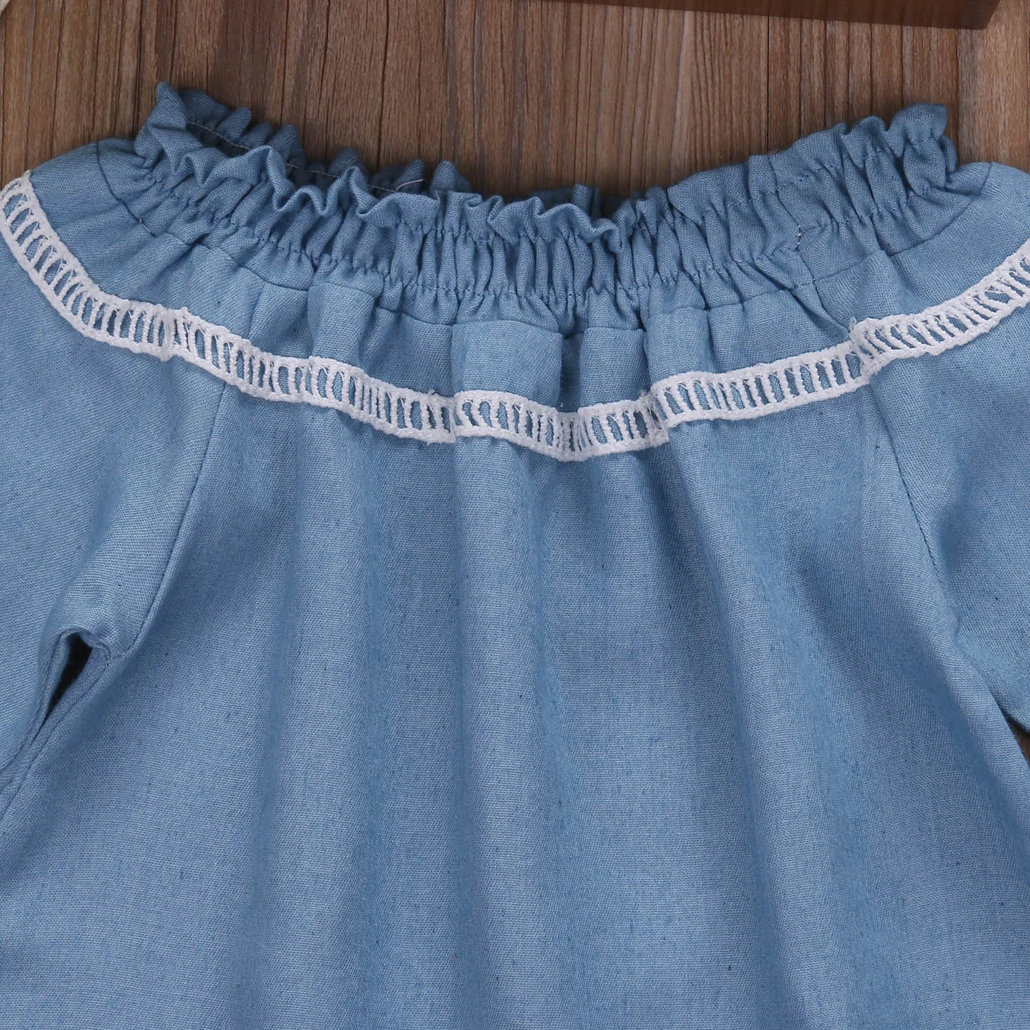 Джинсовое платье с открытыми плечами для новорожденных девочек кружевное прямое