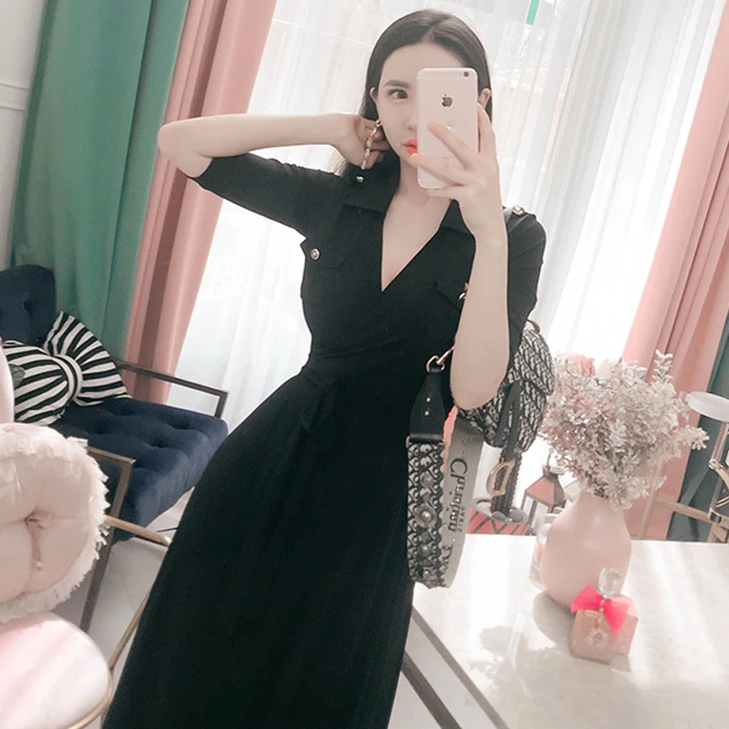 Летнее женское платье макси на шнуровке с v-образным вырезом повседневное