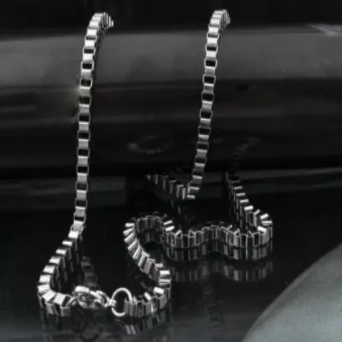 Free Ship 100pcs Lot of Jewelry Best Price Women Girls Stainless Steel Thin 2.4mm Fashion Box- Link chain necklace 18-28'' |