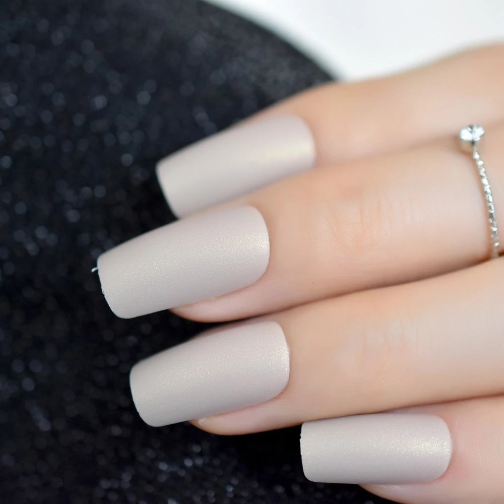 Великолепные кремовые накладные ногти Длинные переливающиеся матовые дизайн
