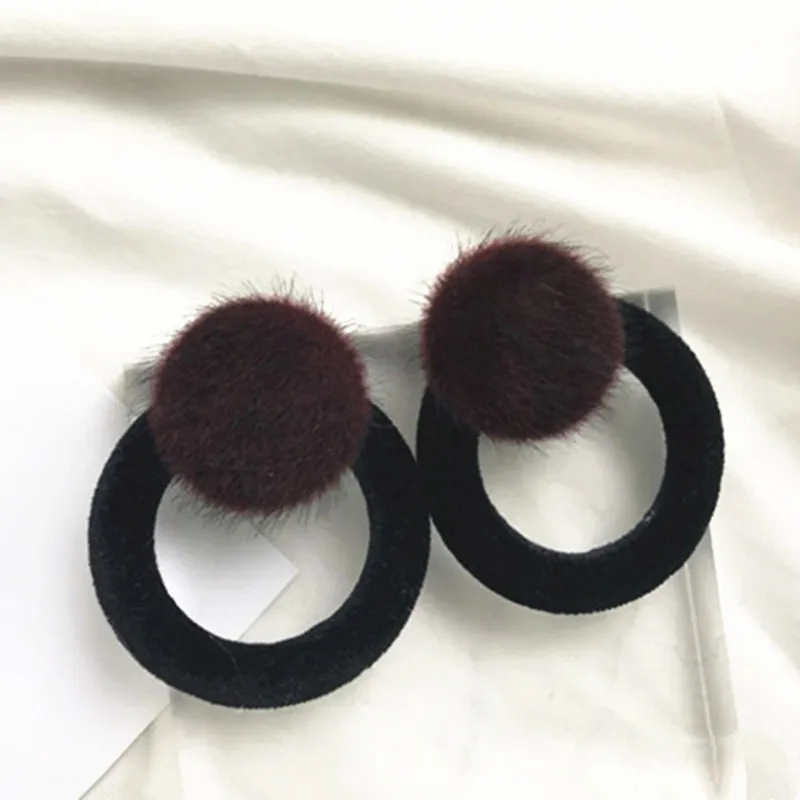 Минималистичные темпераментные Винтажные серьги гвоздики с плюшевым шариком 2021