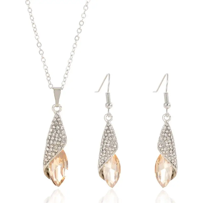 Роскошное длинное ожерелье цепочка с подвеской кристаллами Элегантное летнее