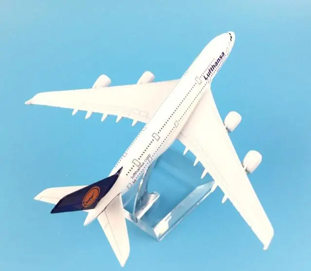 Модель пассажирского самолета A380 Lufthansa модель 16 см из сплава для детей игрушки