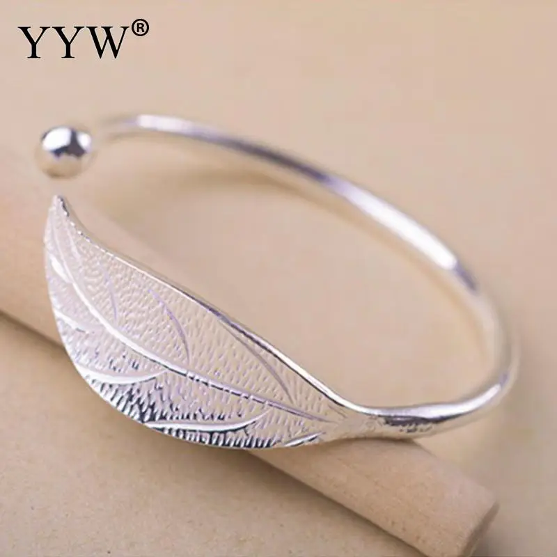 

Fashion Trendy Open Leaf Cuff Bracelet Simple Plant Bracelet Bangles For Women Femme Boho Jewelry Birthday Gift Brass Bangle