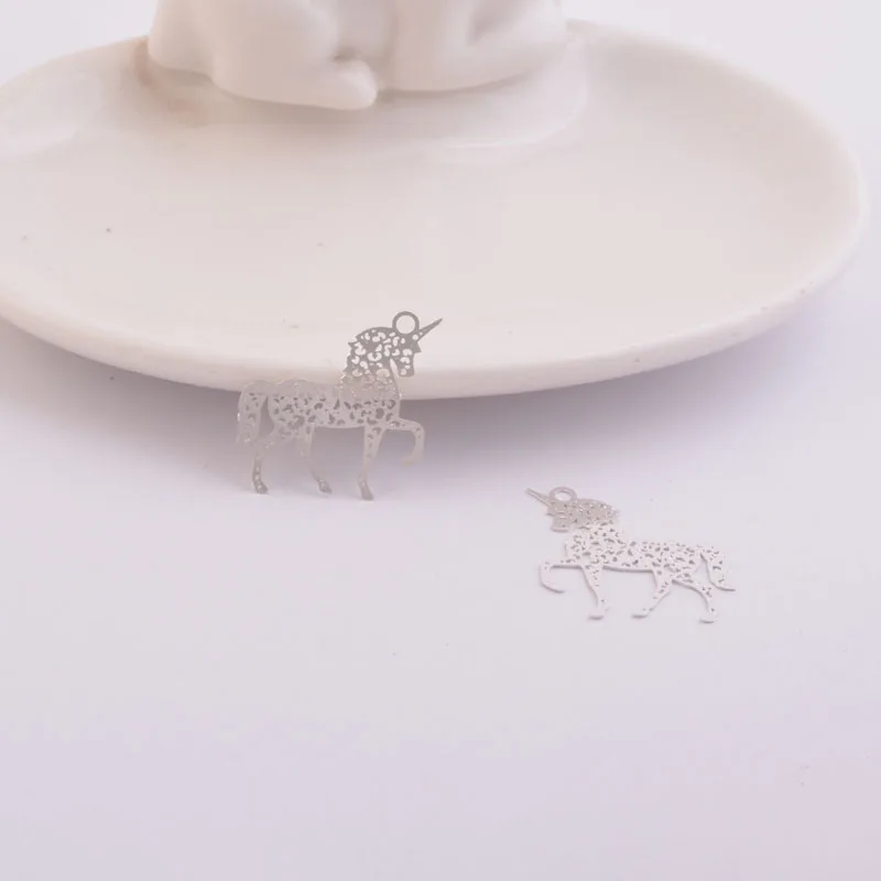 Silver plated 50 шт. AC9435 23*21 мм подвеска золотого цвета и серебро Нежный полый Единорог Подвески Серьги находки среди подвесок - Окраска металла: Silver plated