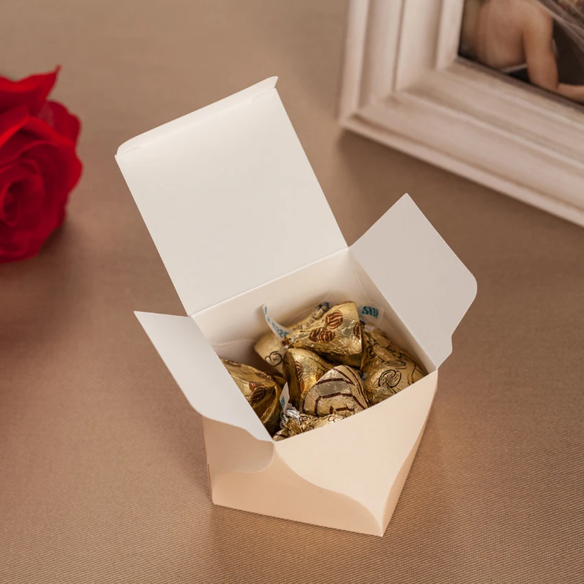 Бесплатная доставка 10 шт цвета слоновой кости свадебные коробки для конфет