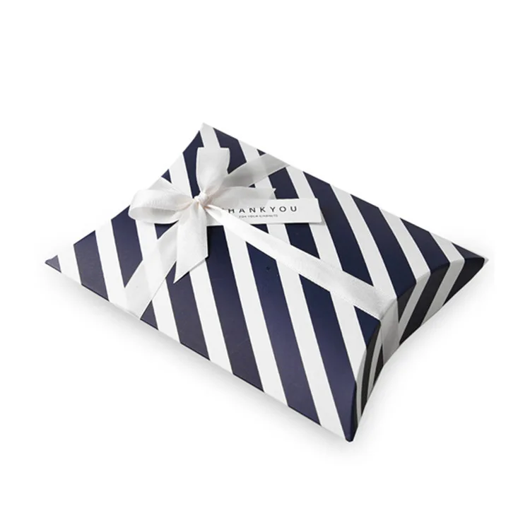 

50pcs/lot Stripe Candy Box Pillow Box Ribbon Bow Present Pouch Kraft Paper box Wedding Favors Gift Boxes Wedding Party Supply
