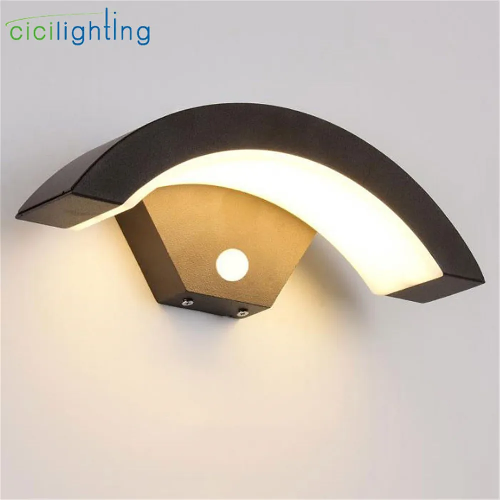 Уличный светодиодный настенный светильник с пассивным ИК датчиком движения