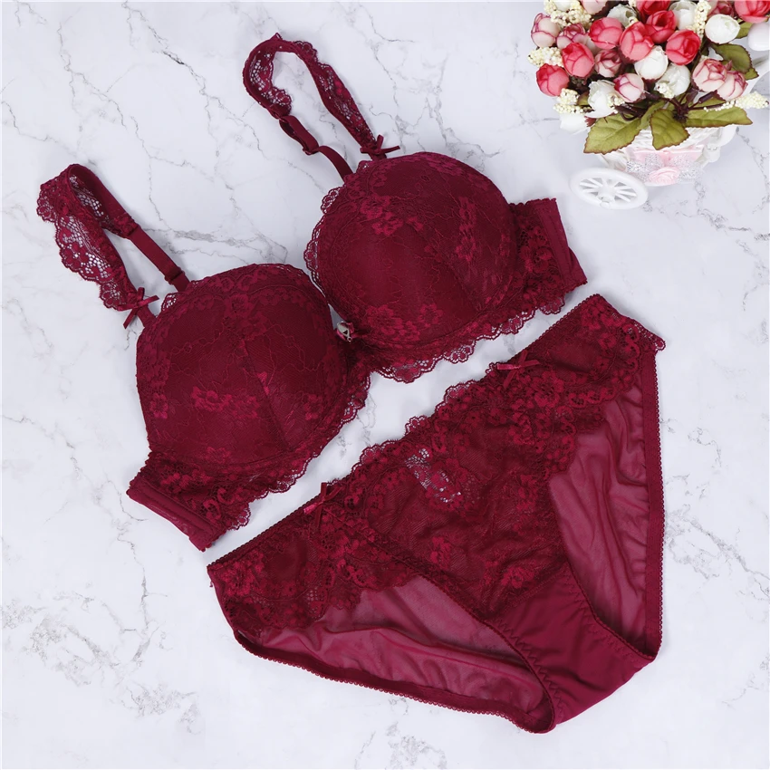 Комплект женского нижнего белья из бюстгальтера и трусиков|Комплекты белья| |