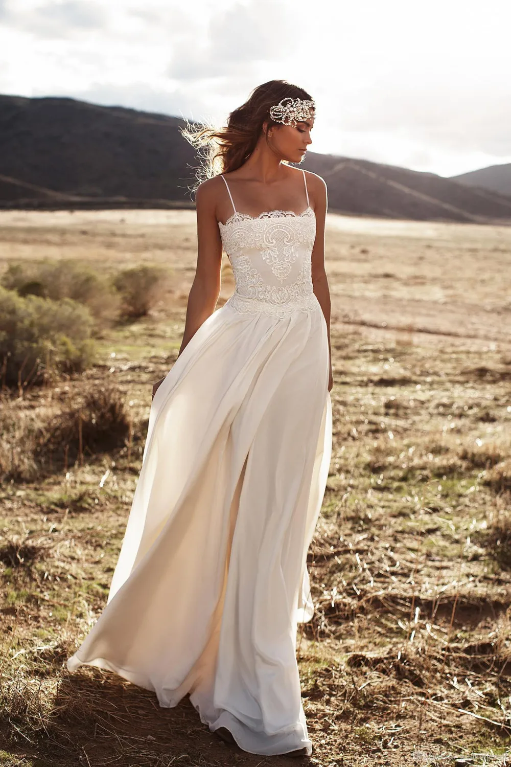 Vintage Lace Beach Wedding Dresses Spaghetti Straps Chiffon Floor Length Bridal Simple Cheap Gown W031 | Свадьбы и торжества