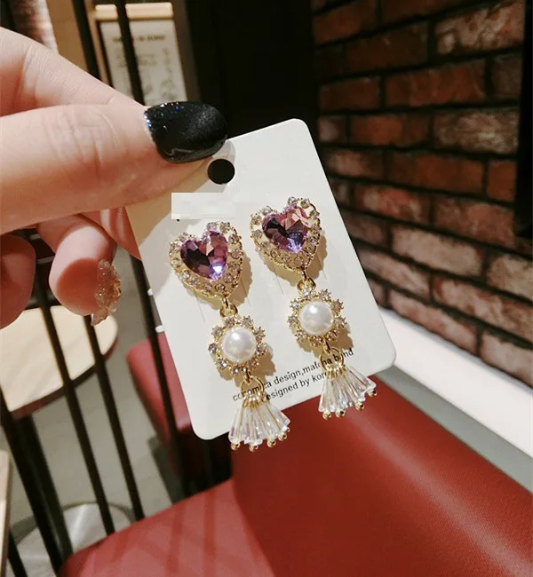 Женские длинные серьги с кристаллами и жемчугом розовые фиолетовые