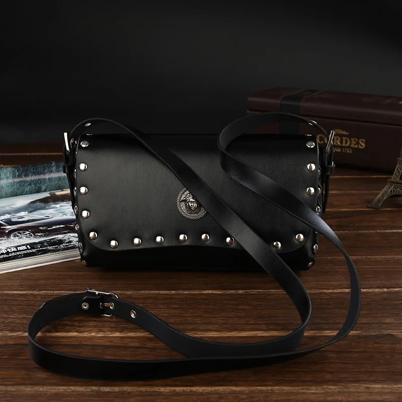 Лидер продаж 2017 Брендовая женская сумка мессенджер на плечо с заклепками женские