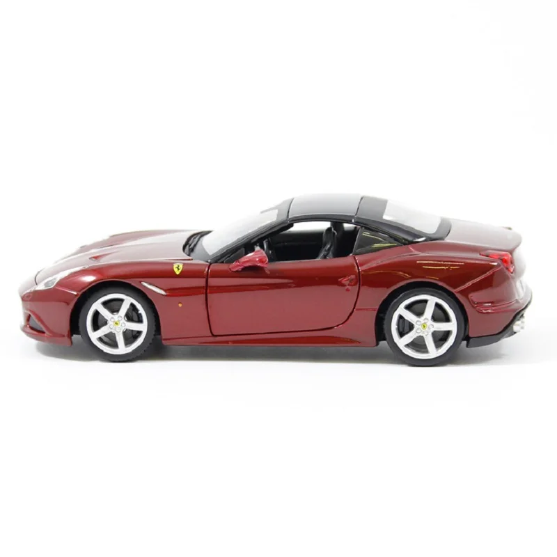1:24 модель спортивного автомобиля из литого под давлением сплава для Ferrari California с рулевым колесом, игрушка в подарок для детей с коробкой