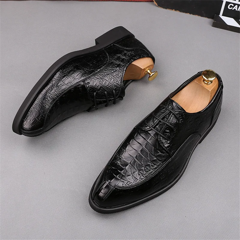 Мужские повседневные туфли оксфорды с острым носком и узором крокодиловая кожа