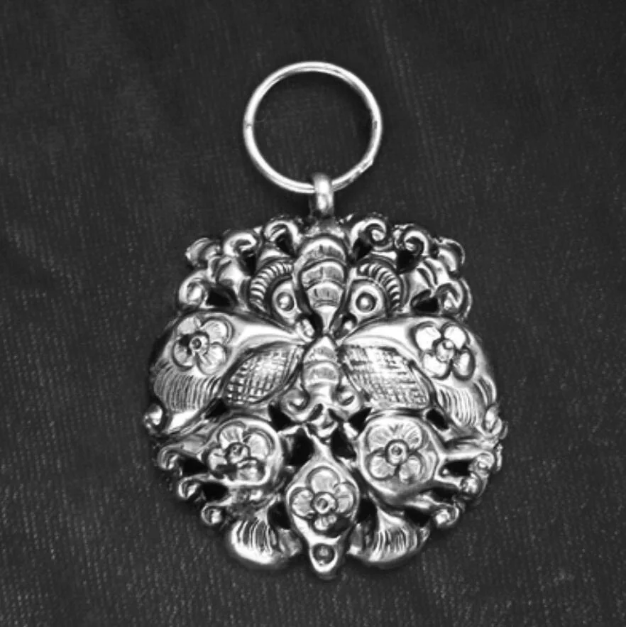 hot sell new - Handmade Miao silver pure handmades 925 embroidery accessories Butterfly Silver luck Necklace Pendant | Украшения и