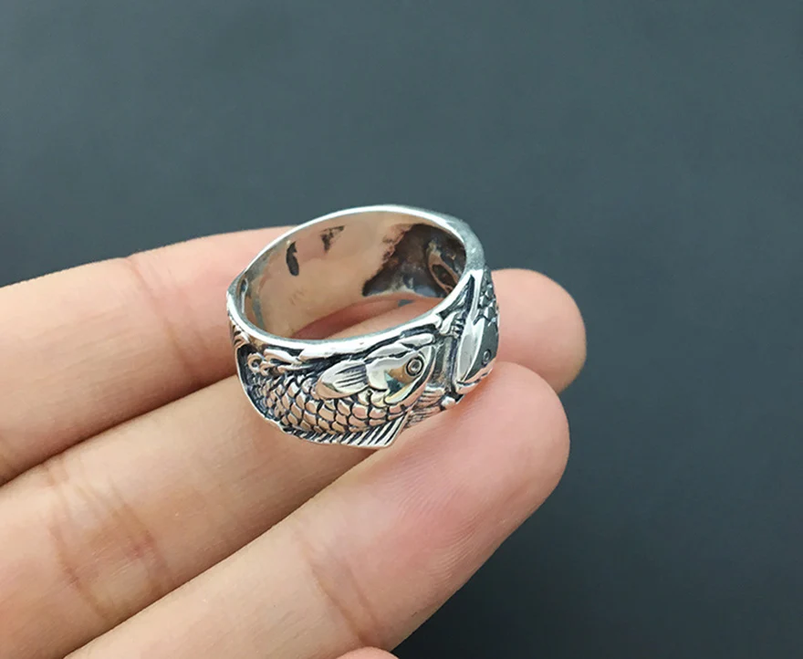 Женское кольцо с рыбками черное из стерлингового серебра 925 пробы животным