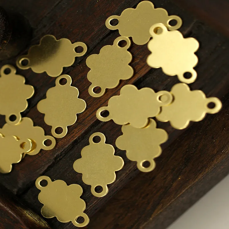 50 шт. .. Необработанная латунная пасмурная бирка соединители. F inding. sz (18x12 мм) -- ybrs1024