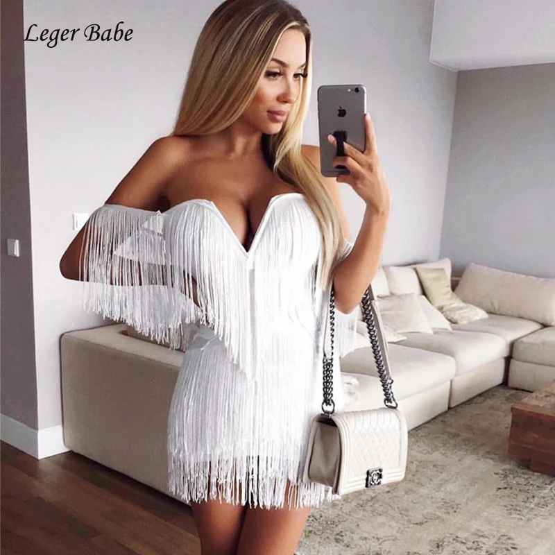 Женское Бандажное платье Leger Babe коктейльное с открытыми плечами мини бахромой