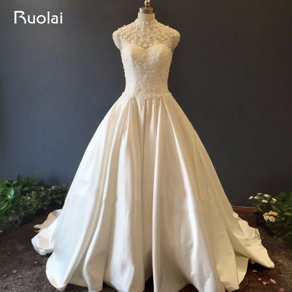 

Real Photo High Neck Ball Gown Appliques Lace Tulle Wedding Dresses with Pearls Button Back Long Bridal Gown ASAF31