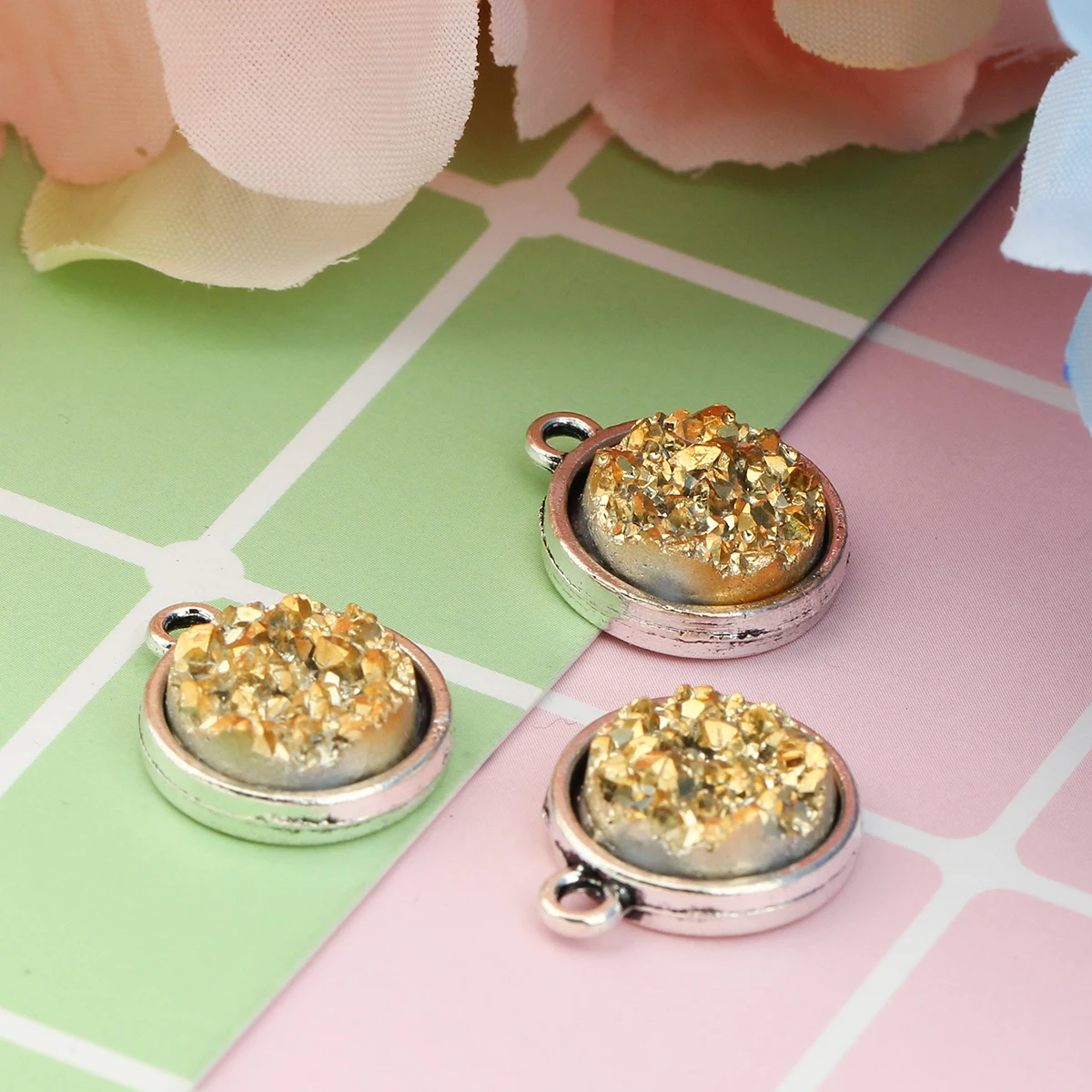 Круглый талисман кулон серии Druzy с фиолетовым АБ цветным неровным круглым
