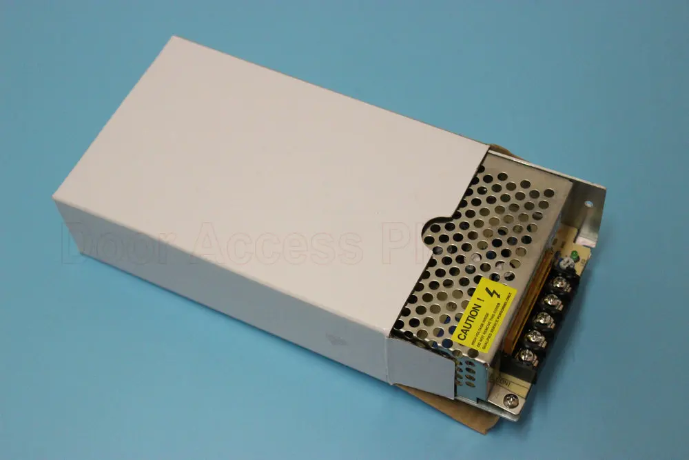 Источник питания с входным напряжением 220 В переменного тока и выходным 12