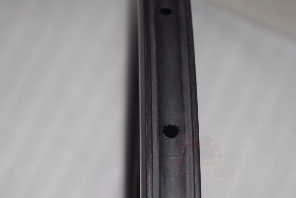 Комплект бескамерных колес для шоссейного велосипеда Powerway R36 50 мм 20/24 Отверстия |