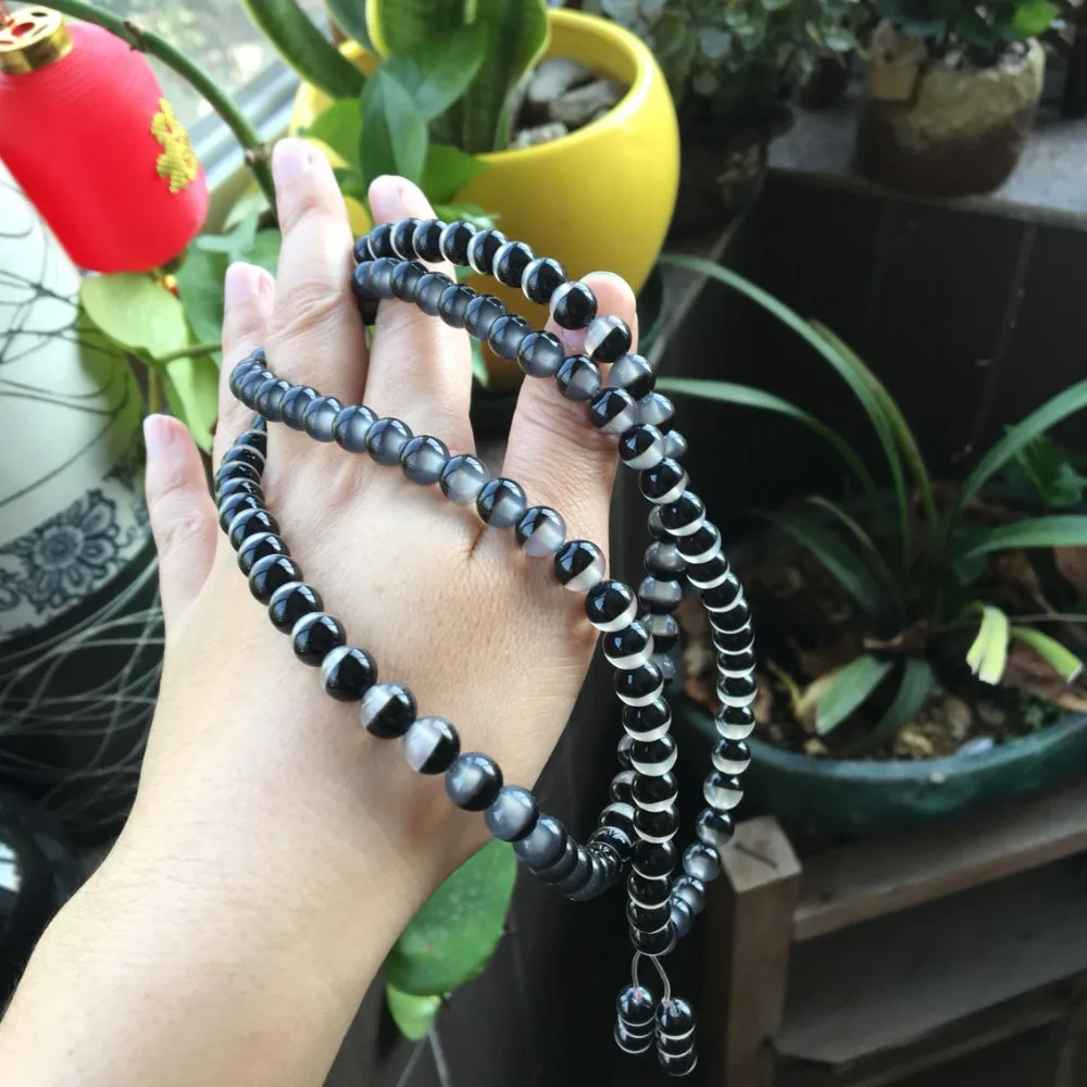 

Natural black and white jade pith agate World Bead 8*108 Beads Hand String fine jewelry