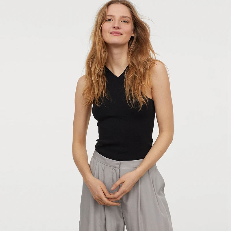 Черная майка без рукавов с v-образным вырезом Облегающая для женщин женская