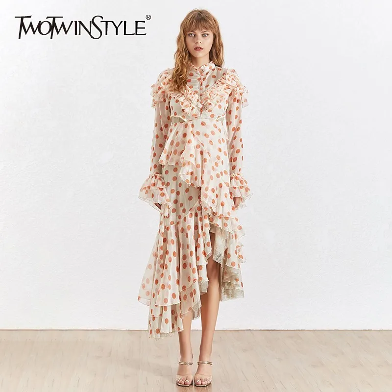 TWOTWINSTYLE шифоновое платье в горошек с оборками для женщин с длинным рукавом оборками Асимметричные миди платья Летняя женская элегантная одежда