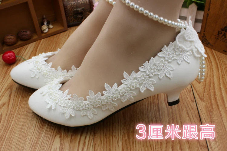 Свадебные туфли на низком каблуке 3 см Женская обувь с отделкой бисером и