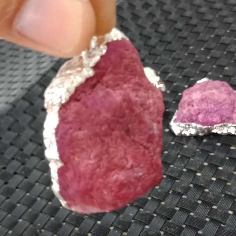 DHXYZB 5-6 см натуральный агат geode кластерный кулон кристаллы кварца минеральный гальванический красный рейки Целебный Камень ювелирные изделия подарок