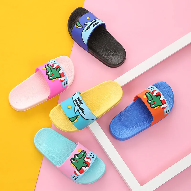 Летние тапочки с динозавром из мультфильма Милые Пляжные шлепанцы для детей