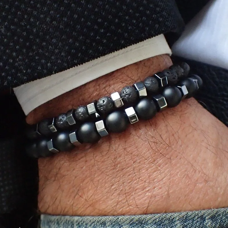 Черный браслет с именем для мужчины - мужские браслеты плетение на заказ на любую руку