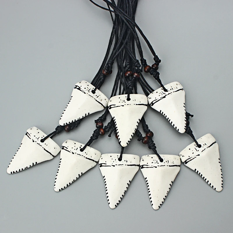 12 шт. в упаковке белый смолы искусственный кости яка Акула зубов кулон с