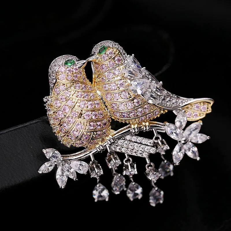 LuxJuly Hot Sale Classic Fashion Brooch For Women Girls Best Wedding Banquet Party Brooch Gift