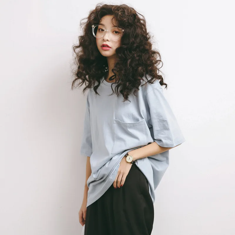 Женская хлопковая футболка с коротким рукавом круглым вырезом и карманами |