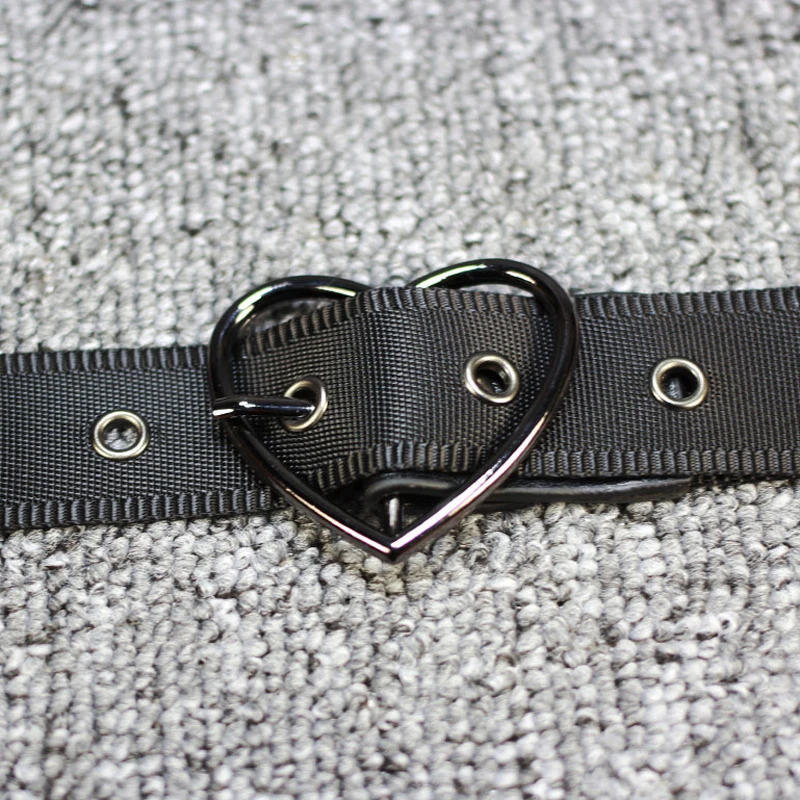 Однотонный черный ремень с металлической пряжкой в форме сердца кожаные
