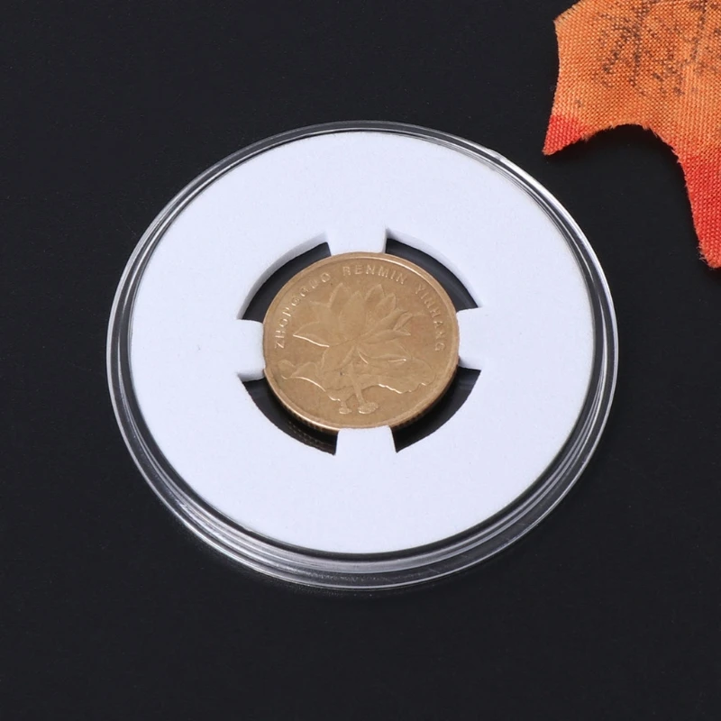 Круглые капсулы для монет монеты собирают прозрачные пластиковые контейнеры