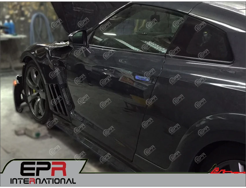 Для Nissan GTR R35 EPA Стиль углеродного волокна переднее крыло с ребро жалюзи(6 плавники, светодиодные боковые чайник отложным воротником Применение F51 Fuga) колеса Flare арки средства ухода за кожей комплект