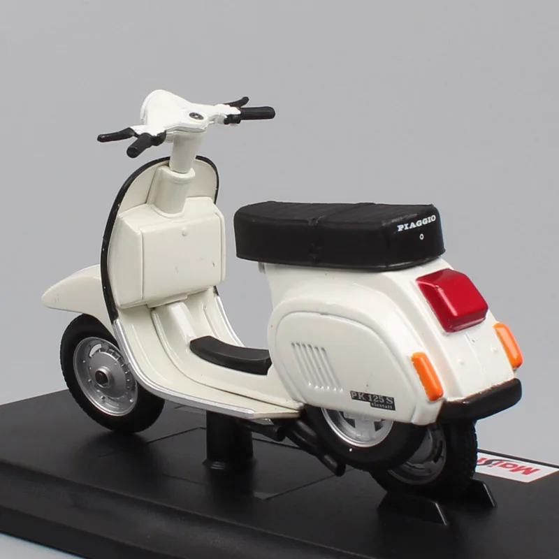 Миниатюрные модели мотоциклов maisto Vespa PK 125 автоматические 1984 литые и велосипедов