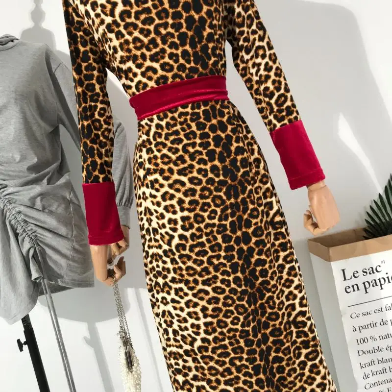 XL-Long Wild Leopard бархатный с длинными рукавами пижамы v-образным вырезом ветер хит