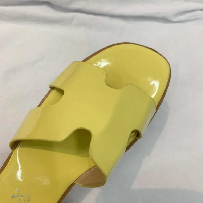 Женские тапочки Новинка модная летняя обувь из искусственной кожи Zapatos De Mujer
