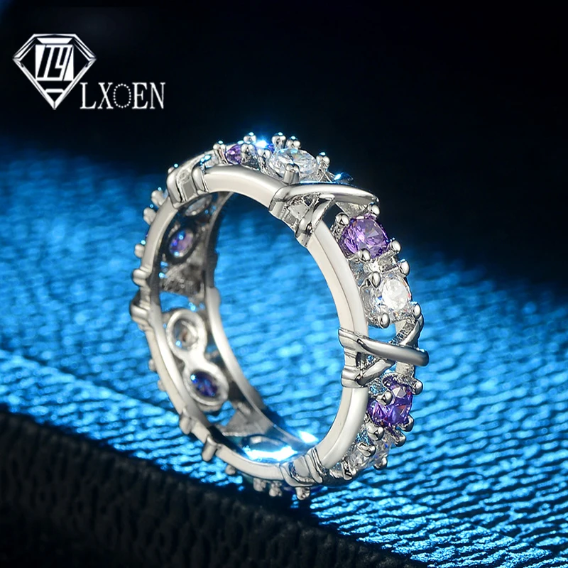 Женское Обручальное кольцо с фиолетовым и прозрачным покрытием серебристый