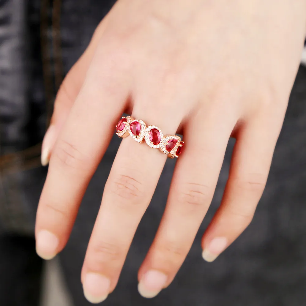 Преувеличенные Модные кольца с кубическим цирконием и красно белыми кристаллами