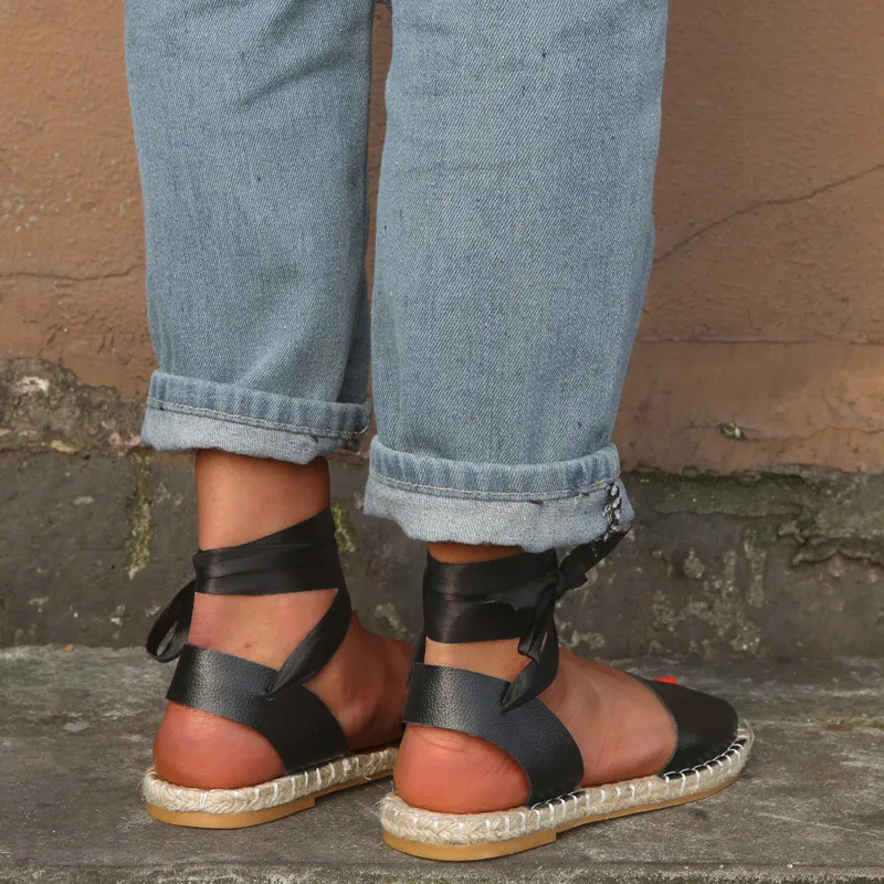 HEE GRAND/сандалии на плоской подошве женские туфли с открытым носком и ремешком