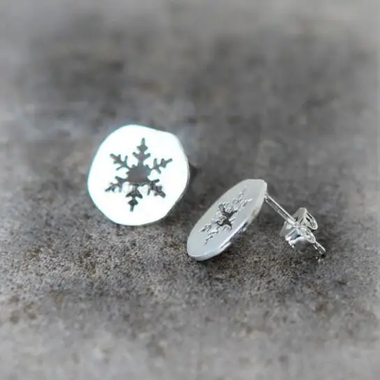 

Daisies 10pc/lot Cutout Snowflake Earrings For Women Stud Earrings