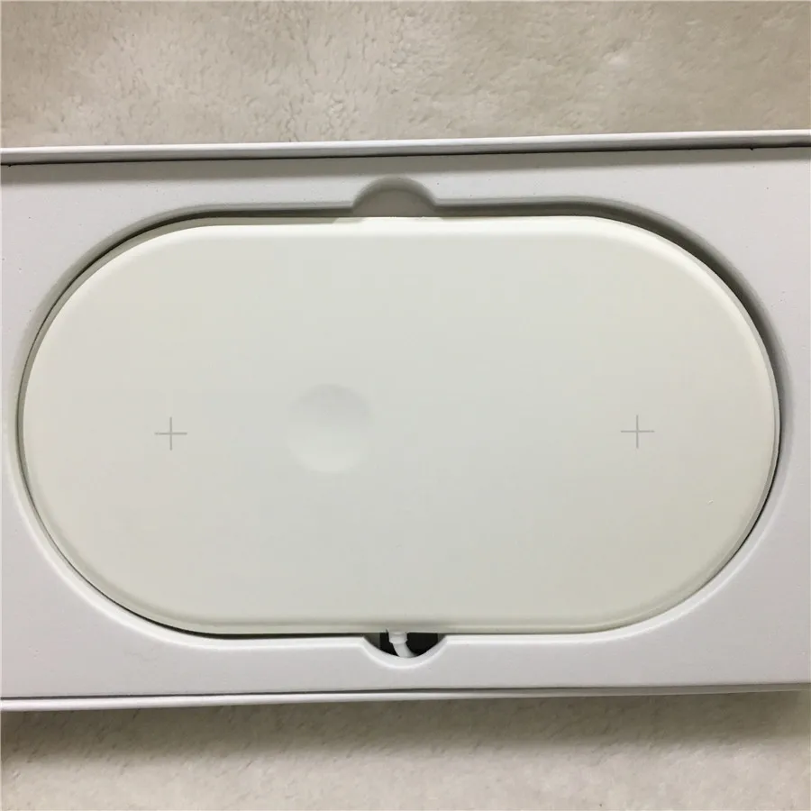 Беспроводное зарядное устройство Three in one для AirPower apple watch быстро заряжает 5 V 2A iPhone 8