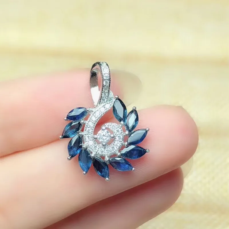 

Natural sapphire necklace, simple style, from the products of nature, precious stones. 925 silver