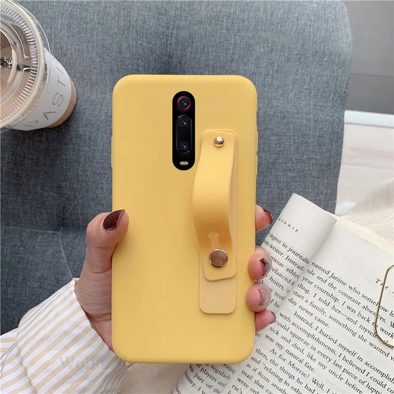 Yellow Wrist Strap Hand Band silicone case for xiaomi redmi note 7 6 pro 5 7 7A 6a K20 pro mi 9 8 a2 lite se a1 5x 9t stand back cover - Color: Yellow